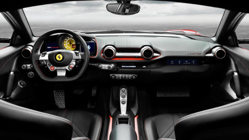 Интерьер Ferrari 812 Superfast