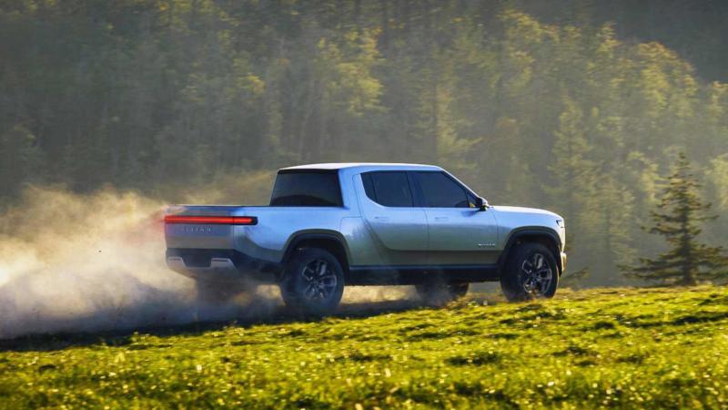 Rivian R1T фото авто