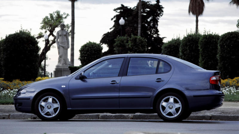 Вид сбоку Seat Toledo 2