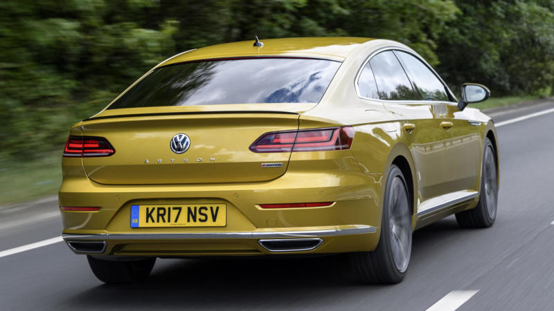 Volkswagen Arteon R-Line вид сзади