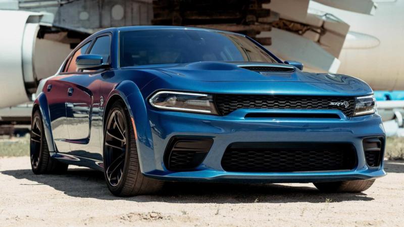 Суперкар Dodge Charger SRT Hellcat