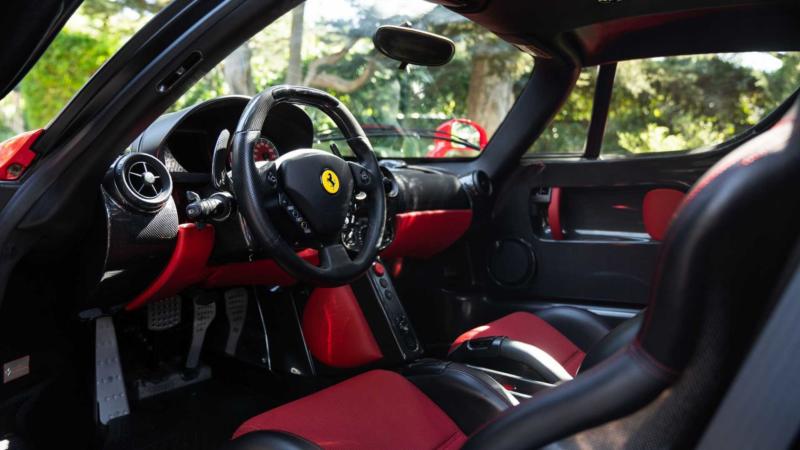 Интерьер Ferrari Enzo
