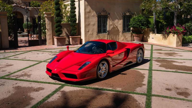 Авто Ferrari Enzo