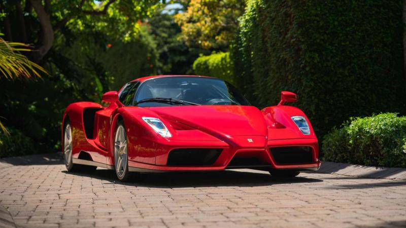 Суперкар Ferrari Enzo