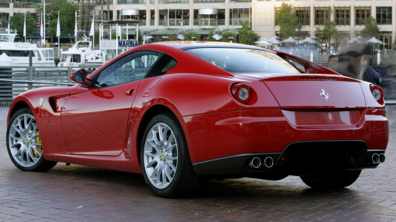 Ferrari 599 вид сзади