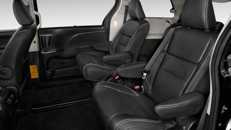 Тойота Сиенна фото салона