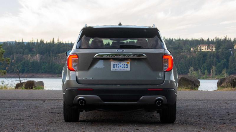 Ford Explorer вид сзади