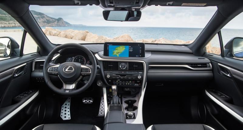 Интерьер Lexus RX