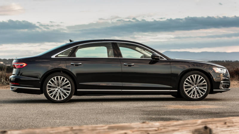 Audi A8 вид сбоку