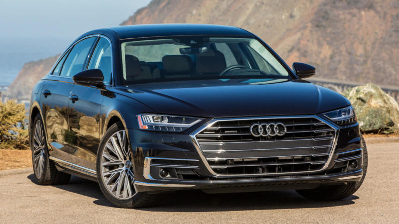 Audi A8 вид спереди