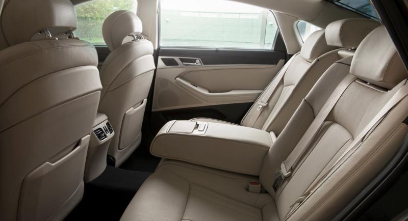 Задний ряд Hyundai Genesis