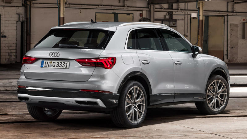 Audi Q3 вид сзади