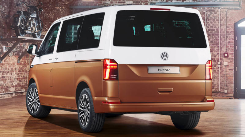 Volkswagen Multivan вид сзади