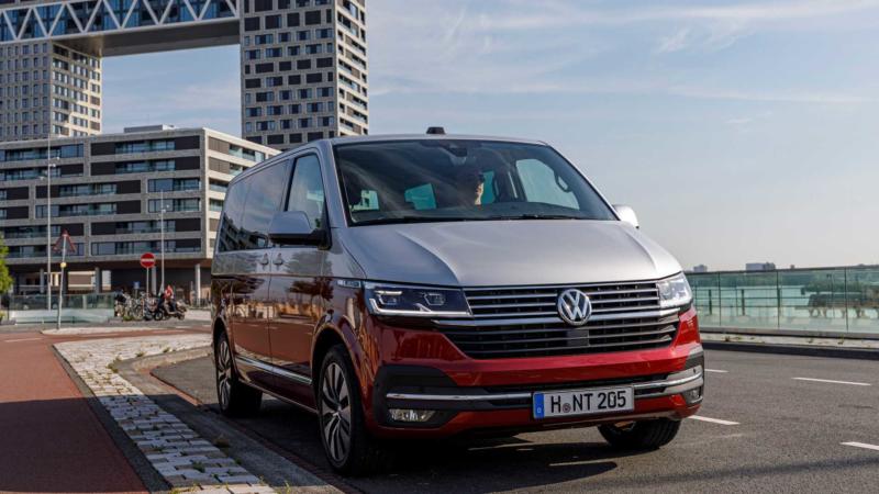 Вид спереди Volkswagen Multivan