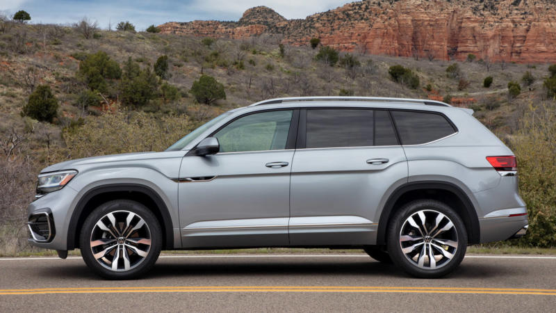 Volkswagen Teramont вид сбоку