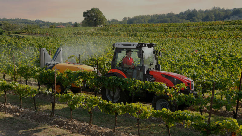 трактор для виноградников