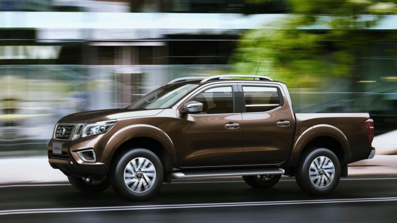 Nissan Navara вид сбоку