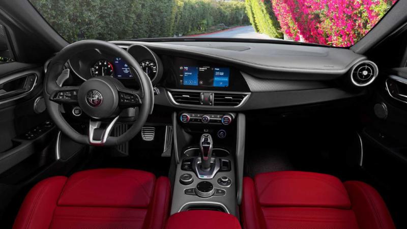 Интерьер Alfa Romeo Giulia