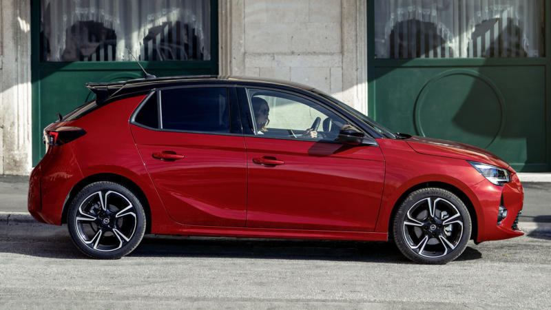 Opel Corsa вид сбоку