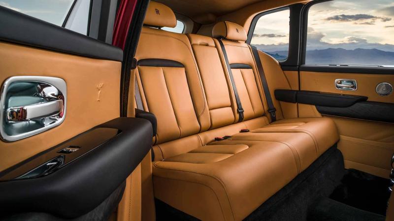 Задний ряд Rolls-Royce Cullinan