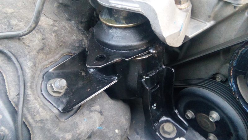 Коли час заміни подушки двигуна