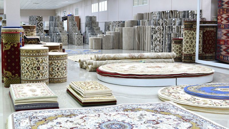 Где купить ковры и вазы