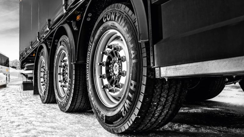 Види вантажних шин