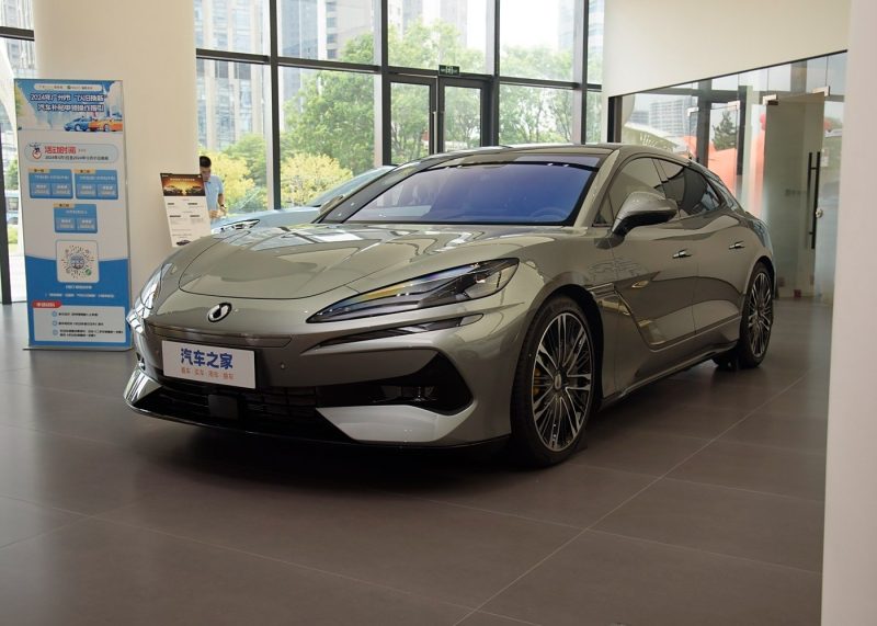 Купить Denza Z9 GT: Топовый электрокар для комфортных поездок