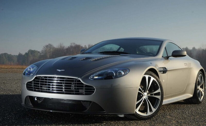 Aston Martin Vanquish спорткар