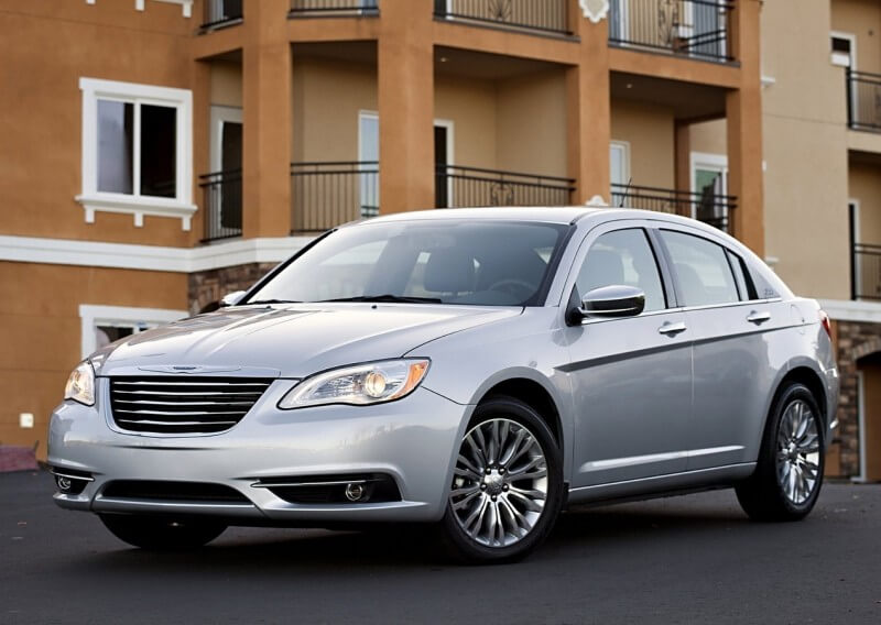 Chrysler 200 2011 года