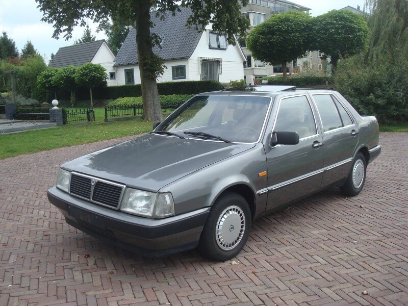 Lancia Thema 1987 года Lancia Thema 1987 года