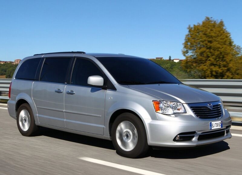 Lancia Voyager (2012) Lancia Voyager (2012)