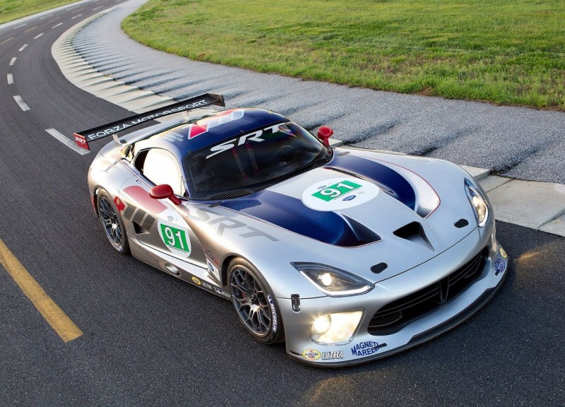 Автомобиль Dodge Viper GTS-R Автомобиль Dodge Viper GTS-R