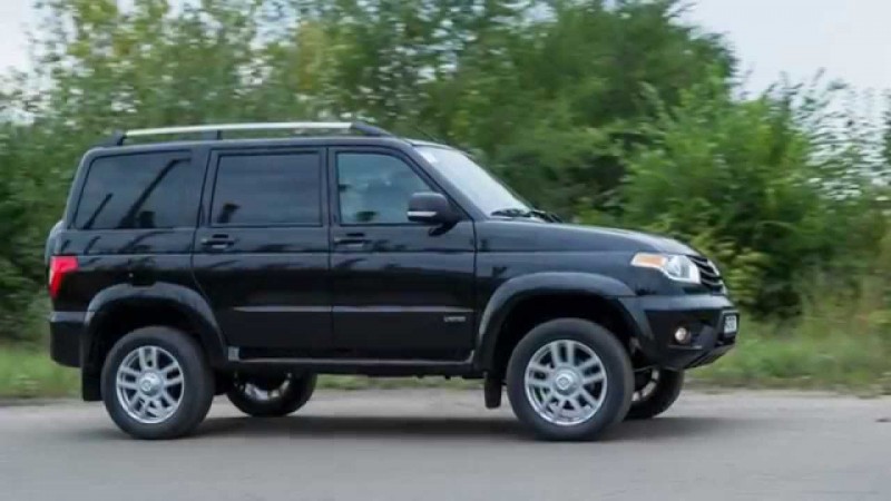 UAZ Patriot вид сбоку UAZ Patriot вид сбоку