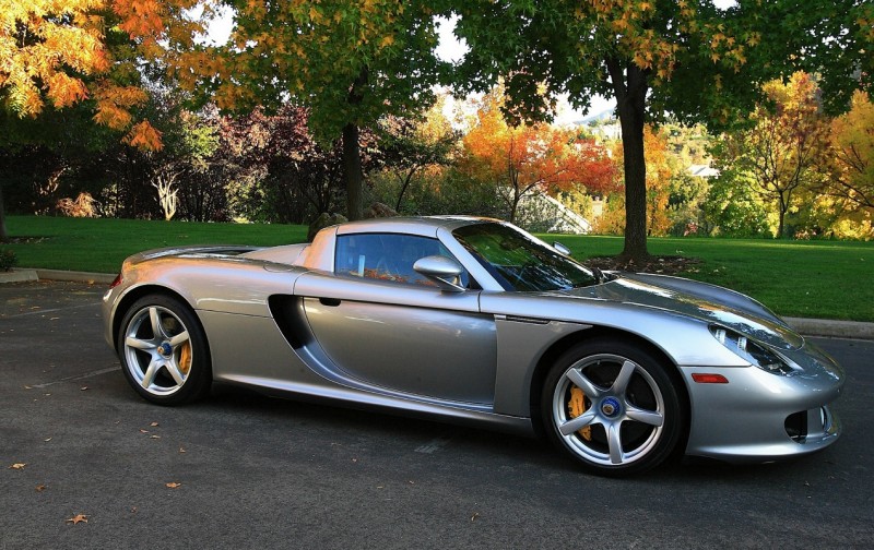 Porsche Carrera GT вид сбоку Porsche Carrera GT вид сбоку