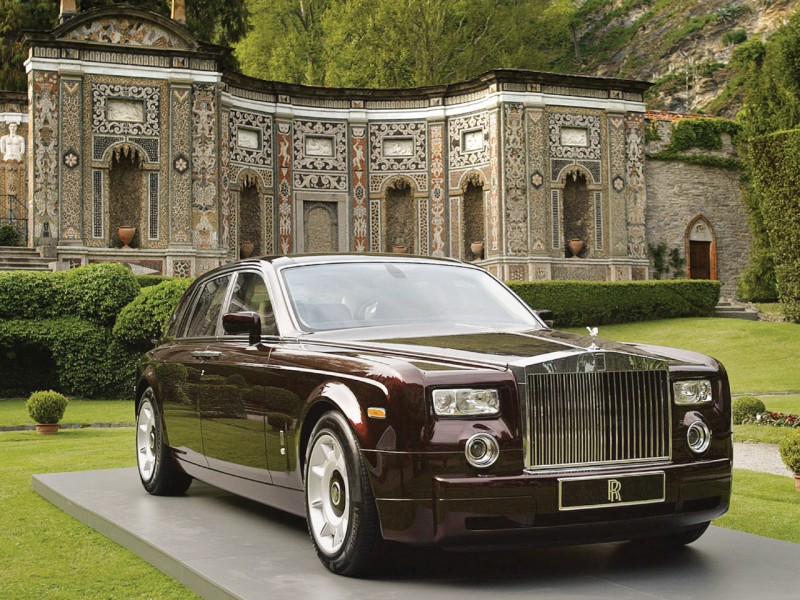Rolls-Royce и Мазерати раскупают в кризис