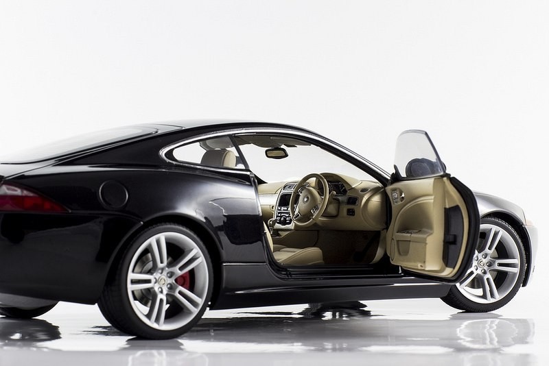 Салон Jaguar XKR Coupe 