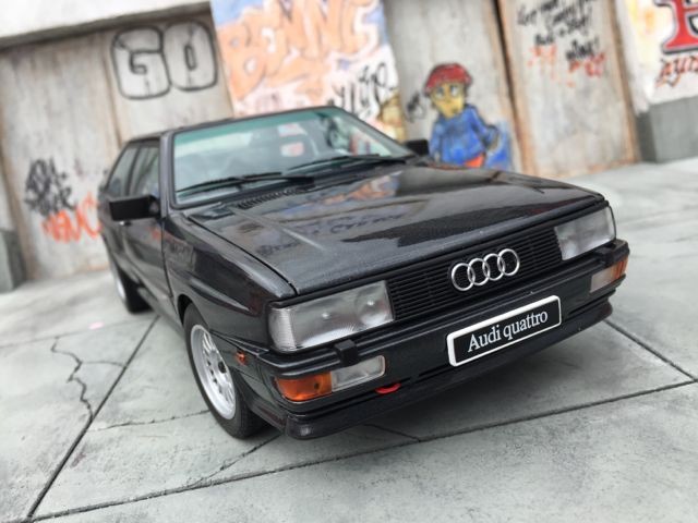 Вид спереди Audi quattro