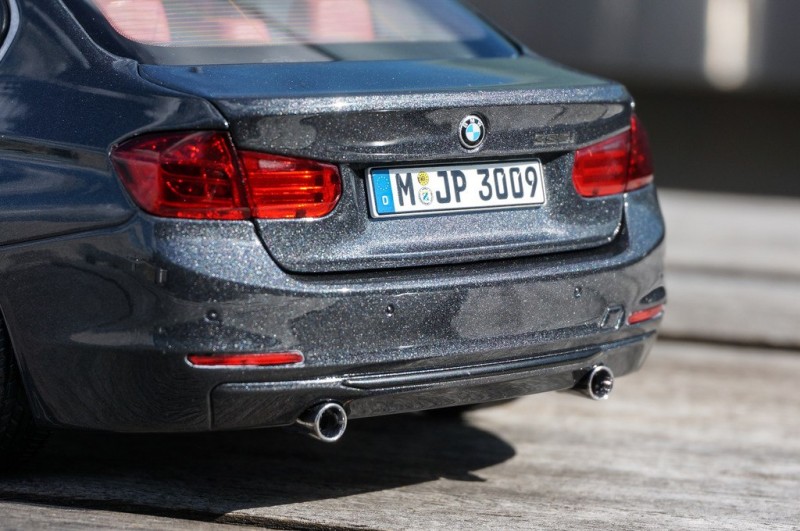 BMW 335i задняя фара