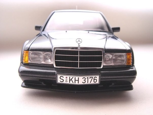 Вид спереди Mercedes Benz 190E 2.5-16 Evo 2 