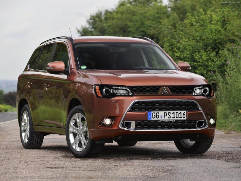 Mitsubishi Outlander 2015 года Mitsubishi Outlander 2015 года