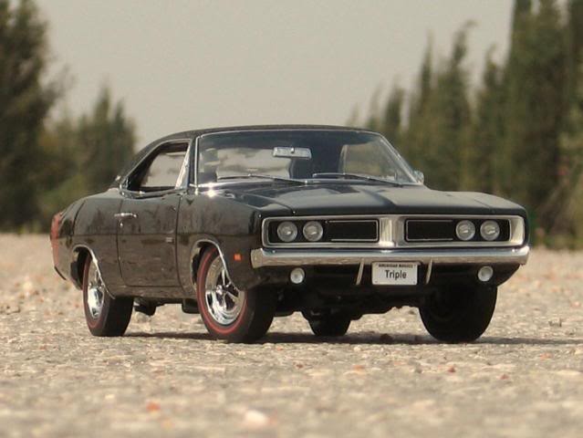 Моделька Dodge Charger RT 
