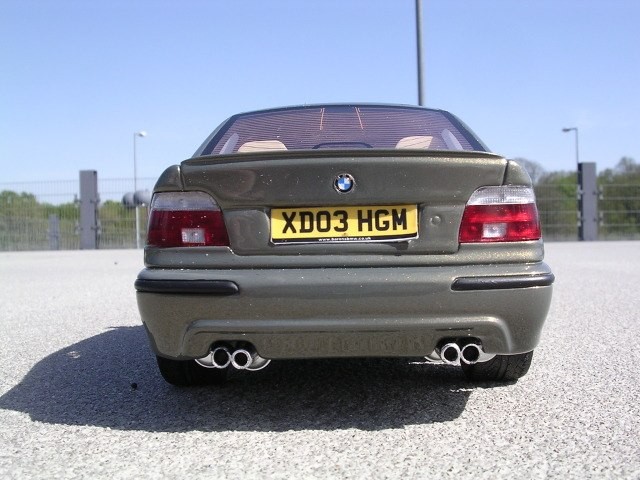 Вид сзади BMW M5 E39 