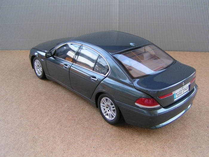 BMW 745i авто