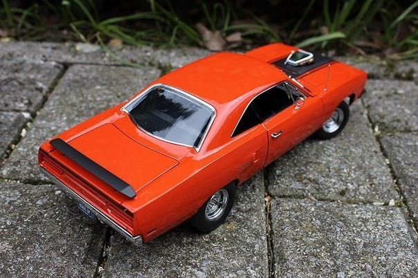 Plymouth Roadrunner авто