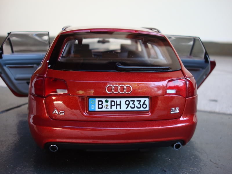 Вид сзади Audi A6 Avant 3.2 Quattro 