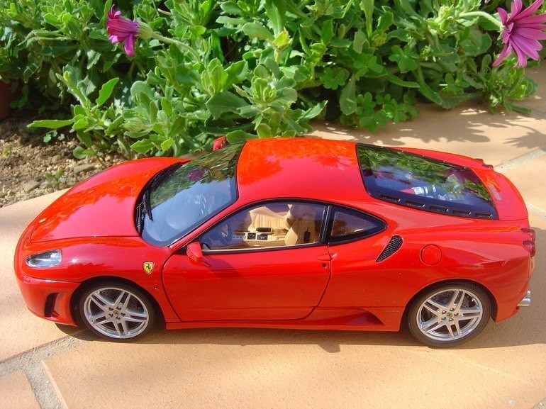 Вид сбоку Ferrari F430 