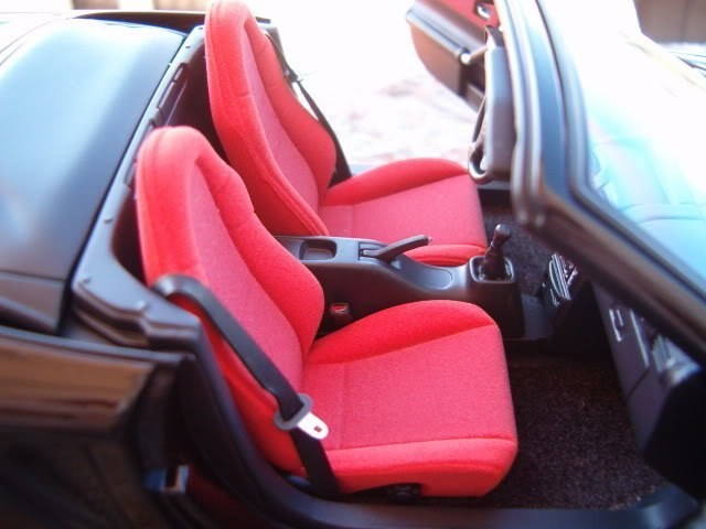 Сиденья Toyota MR2 Spyder 