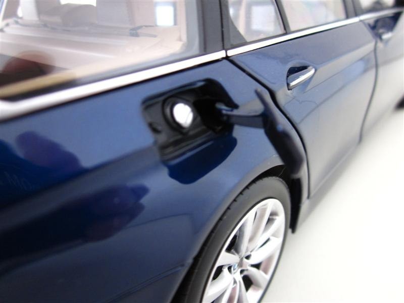Фото авто BMW 550i Touring