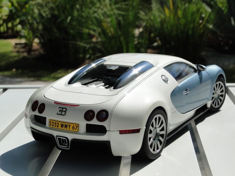 Авто Bugatti Veyron 